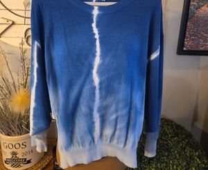 Elan Blue and White Knit Top